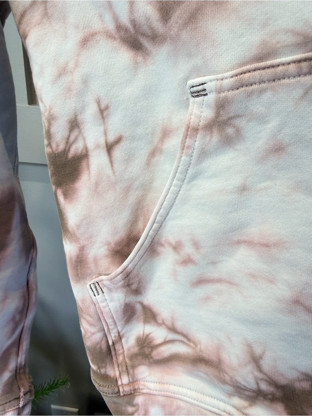 lululemon athletica Women's Tie-Dye Hoodie in Cream and Brown - Picture 4 of 10